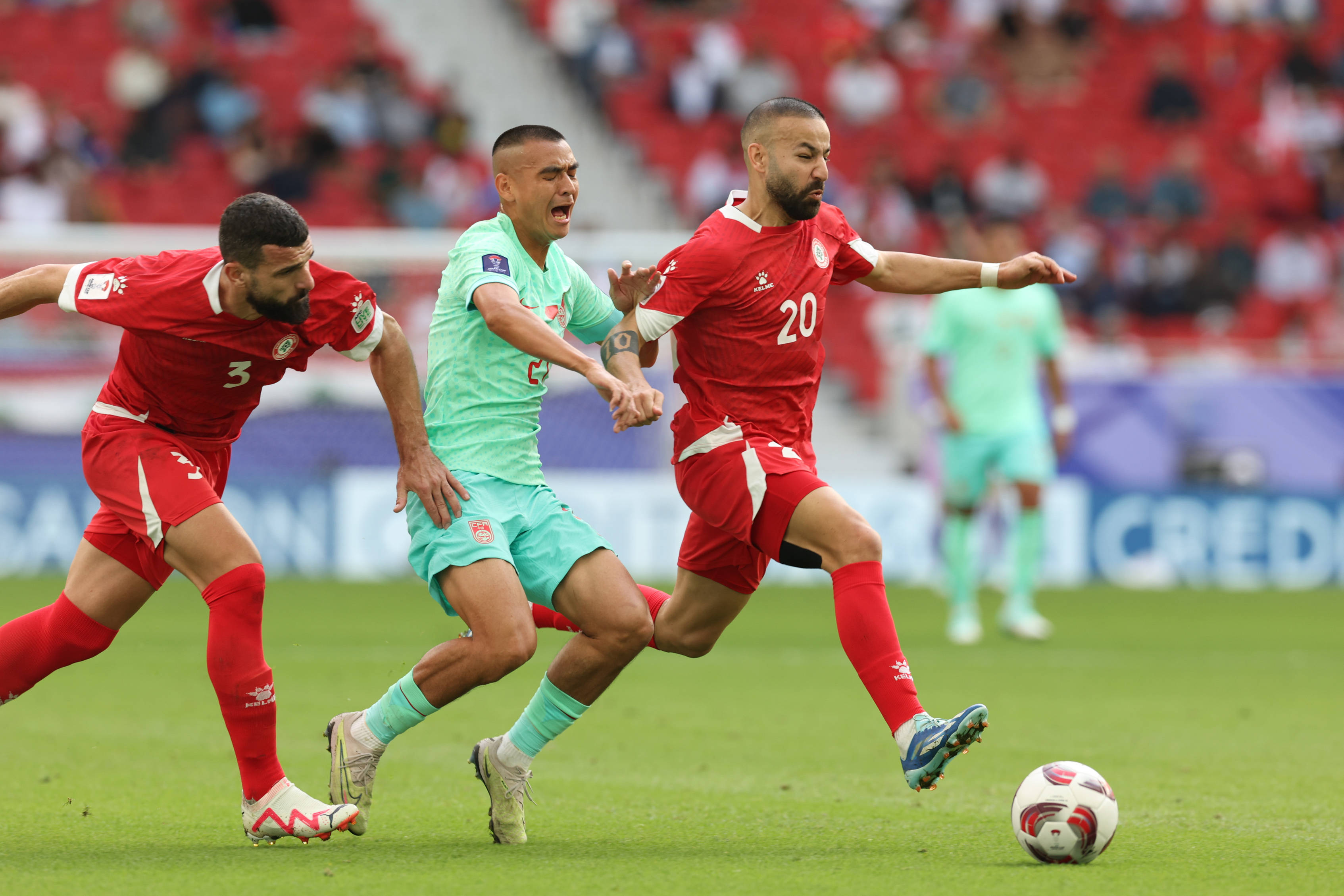 爱游戏精品手游合集包含游泳友谊赛焦点战：皖江麒麟队读秒扳平东城旋风队，客场强势带走胜利。门前嗅觉决定胜负的词条