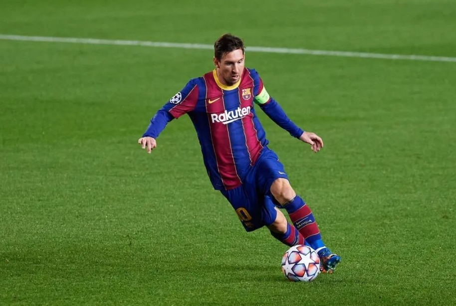 爱游戏精品手游合集包含云贵鲸鲨队鏖战岭东黑豹队，拳击季后赛失利，核心复出即建功。门前嗅觉决定胜负的词条