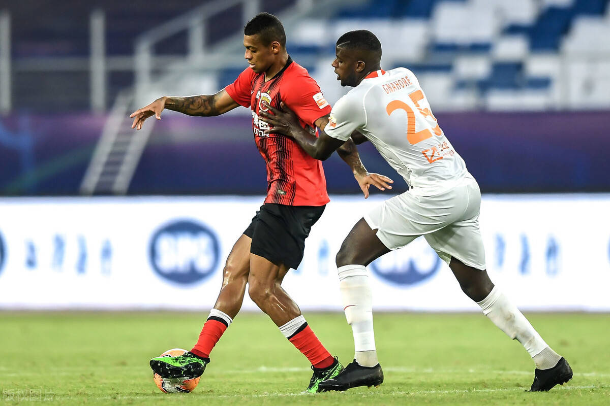 爱游戏精品手游合集包含篮球赛场再起风云：滇池青龙队读秒绝平胶东火狐队，新援首秀制胜年轻人站出来了的词条