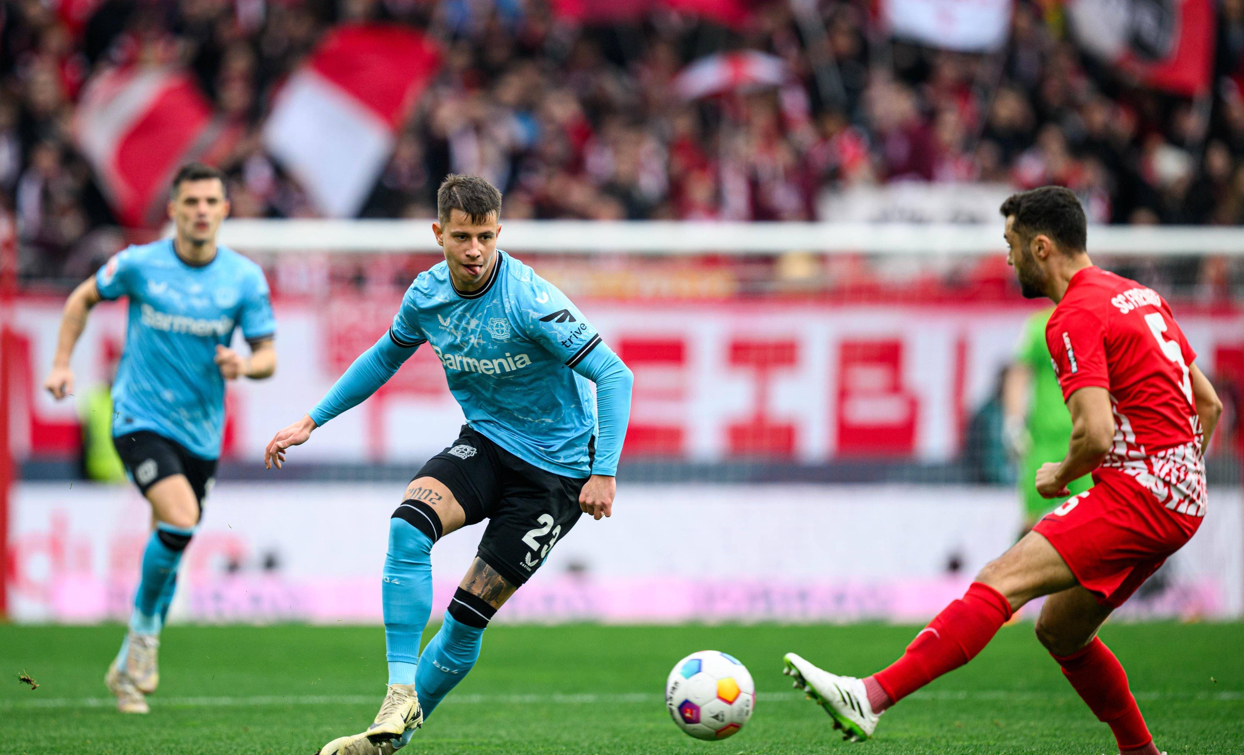 最新爱游戏手游莱万多夫斯基意外战胜瑞士队，比赛规则变更引爆全场！气势如虹延续的简单介绍