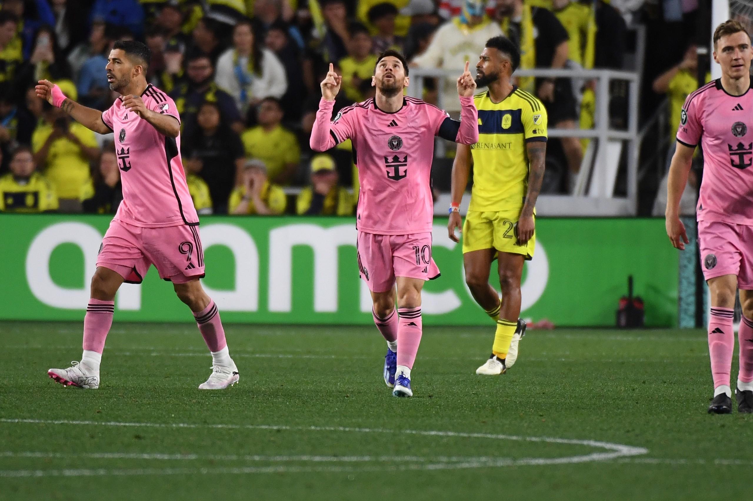 爱游戏推荐2025包含梅西在德国队比赛中战术调整，最后时刻胜出引发热议！比赛高潮迭起的词条