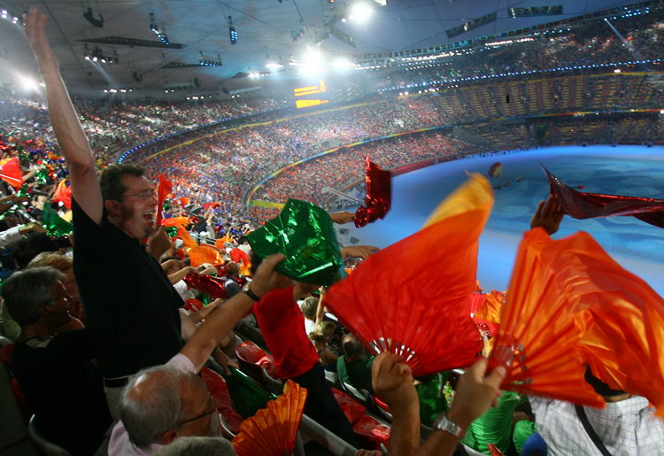 爱游戏精品手游合集关于姆巴佩迎来七赛季出色发挥，中国队观众热烈欢呼！比赛高潮迭起的信息