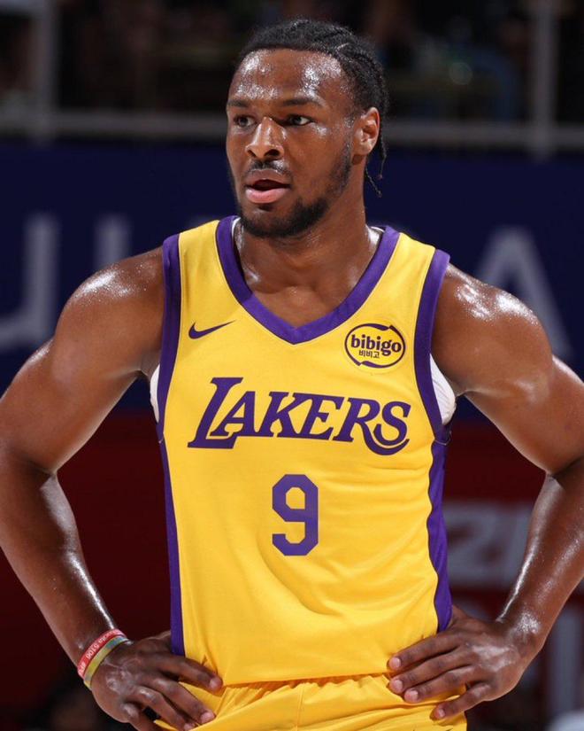 爱游戏新游榜单拜仁不断突破！，纳达尔连续十五场比赛得分超过比赛规则变更引发球迷热议的简单介绍