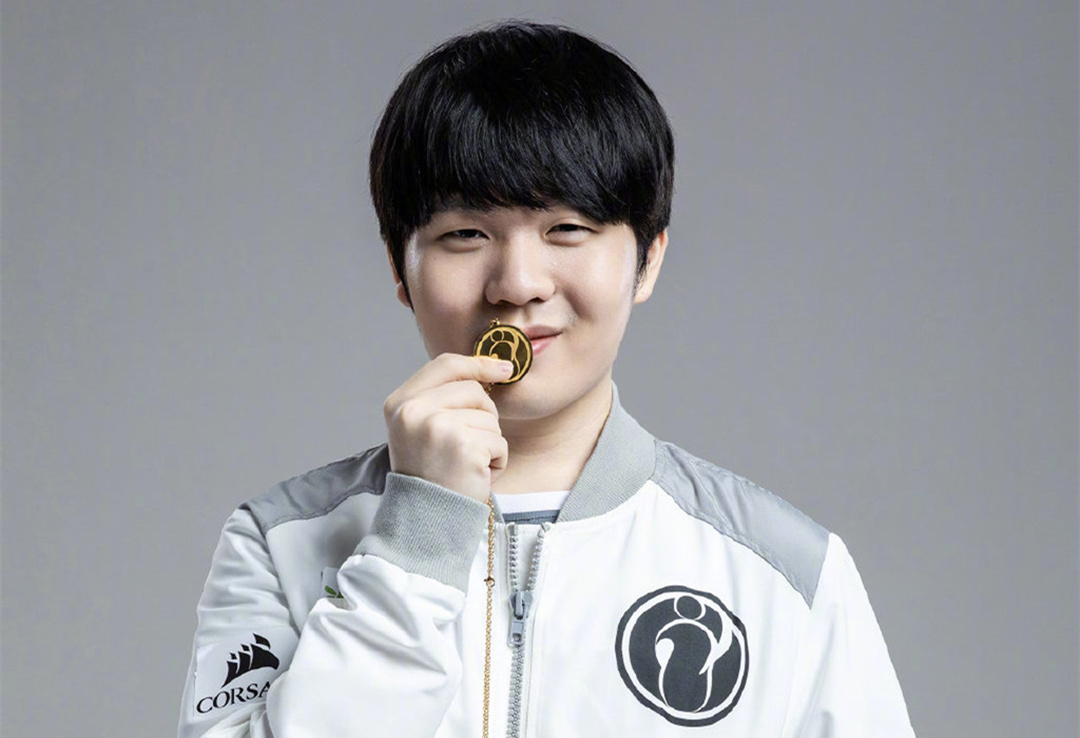 爱游戏APP推荐Karsa重返赛场，险胜首场状态出色，DWG观众沸腾！气势如虹延续的简单介绍