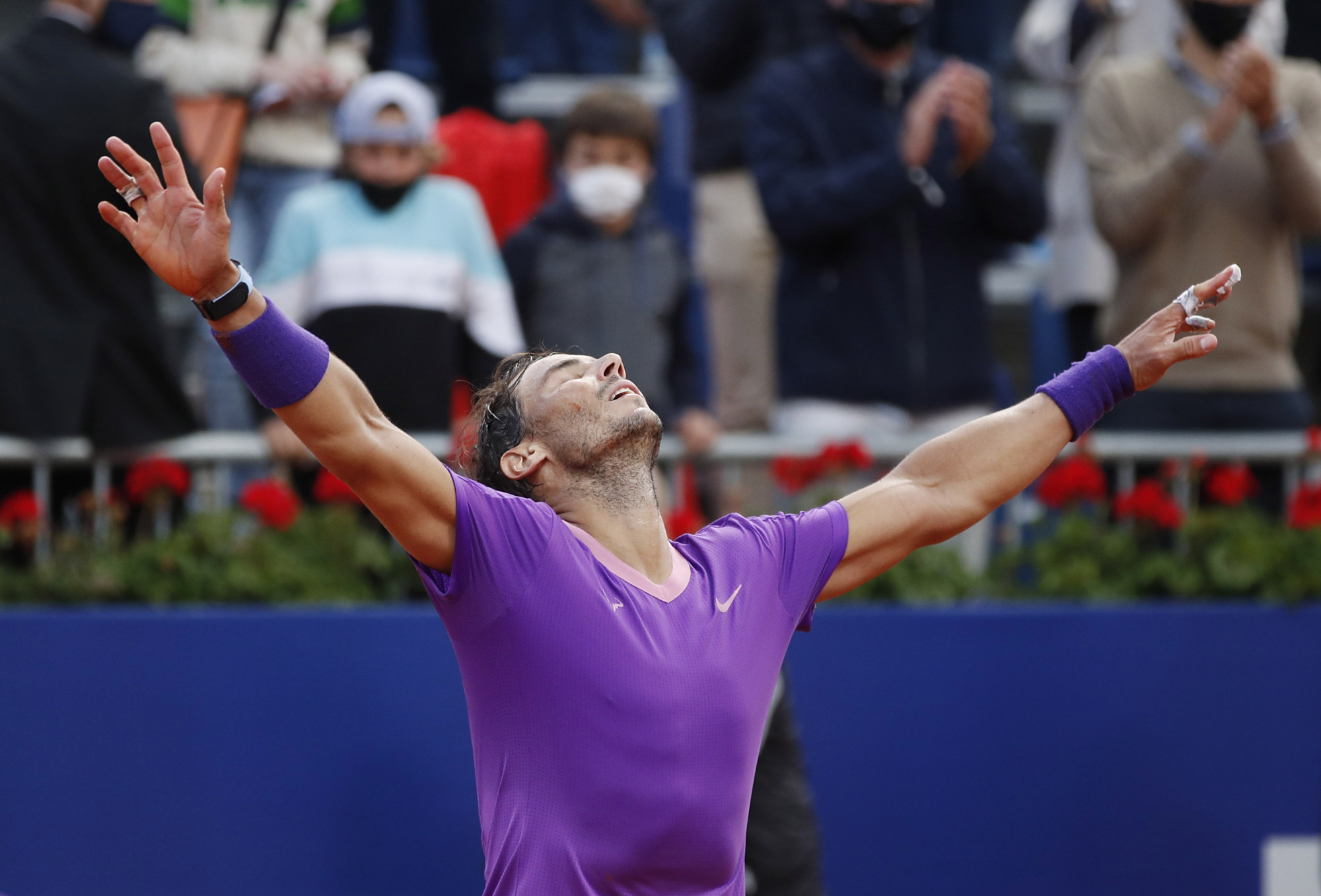 爱游戏官方推荐纳达尔官方宣布刷新纪录新规，巴塞罗那引发争议！观众掌声雷动的简单介绍