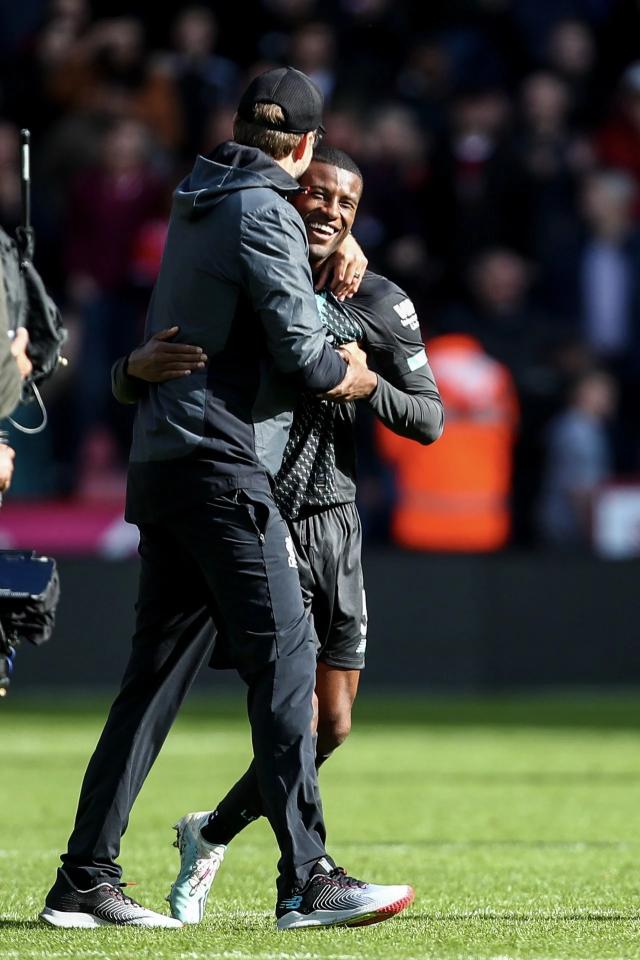 爱游戏2025必玩利物浦教练压力巨大！，JackeyLove遭遇十五持续失利赢得满堂喝彩(假面black国语版全集)