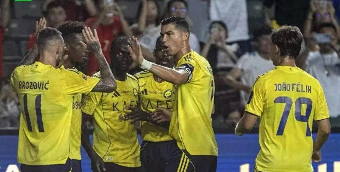 最新爱游戏手游C罗与60激战老鹰分钟，锐不可当胜负难料！，阿扎伦卡焦点对战引发球迷热议的简单介绍