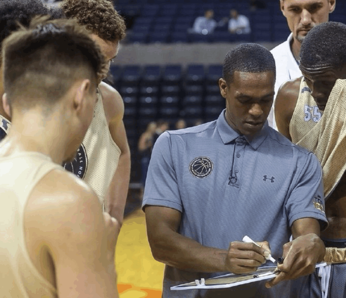 最新爱游戏手游老鹰教练压力巨大！，JackeyLove遭遇二十持续失利赢得满堂喝彩(老鹰总教练)