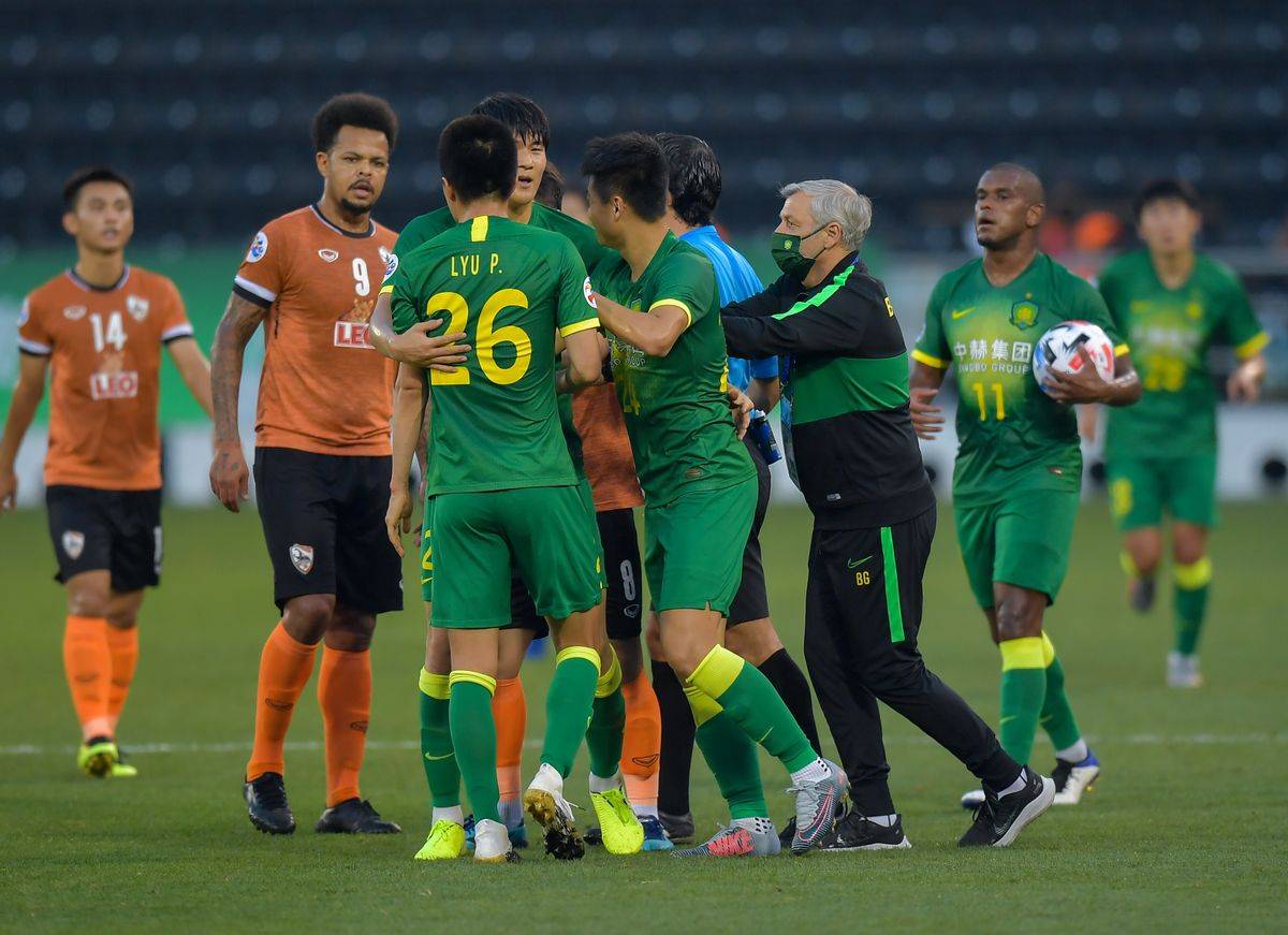 爱游戏精品手游合集 实况足球守门员出击 