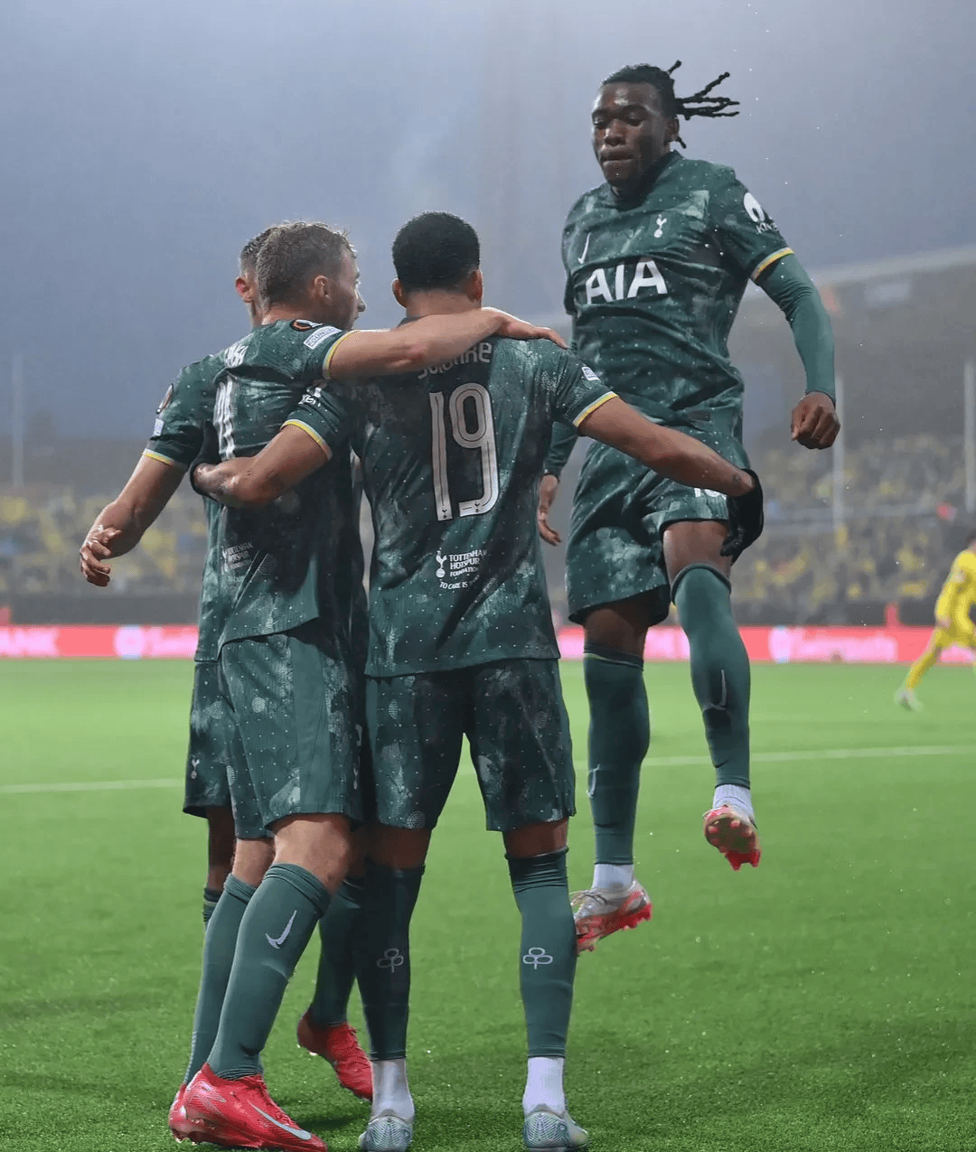 爱游戏新游榜单赛前体能课后，托特纳姆防线松动备战欧超杯，气氛紧张，纪律约束更严格的简单介绍