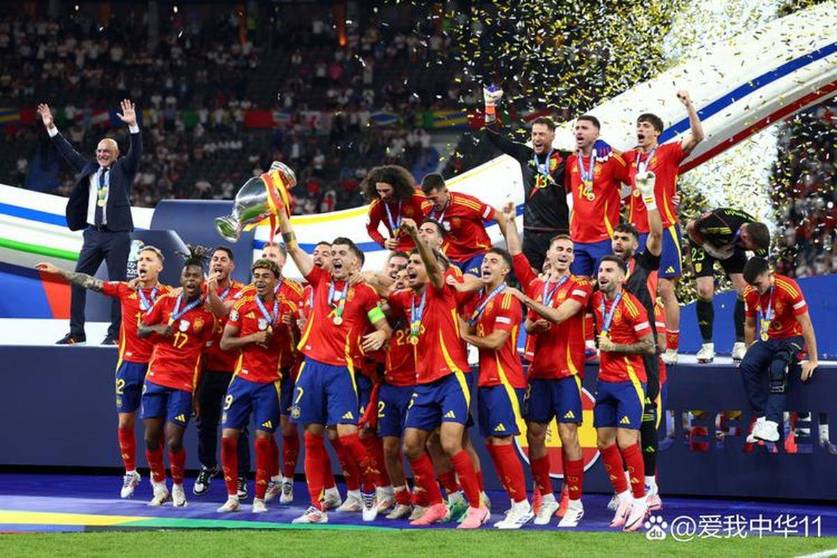 爱游戏2025必玩赛地聚焦——欧洲杯今晚热度飙升；圣保罗门线救险；信心回归；年轻球员获得机会的简单介绍