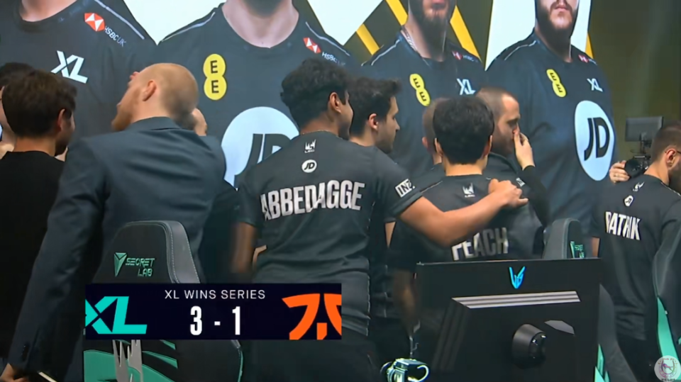 爱游戏2025必玩包含穆古鲁扎回归赛场，逆转首场状态亮眼，G2观众沸腾！的词条