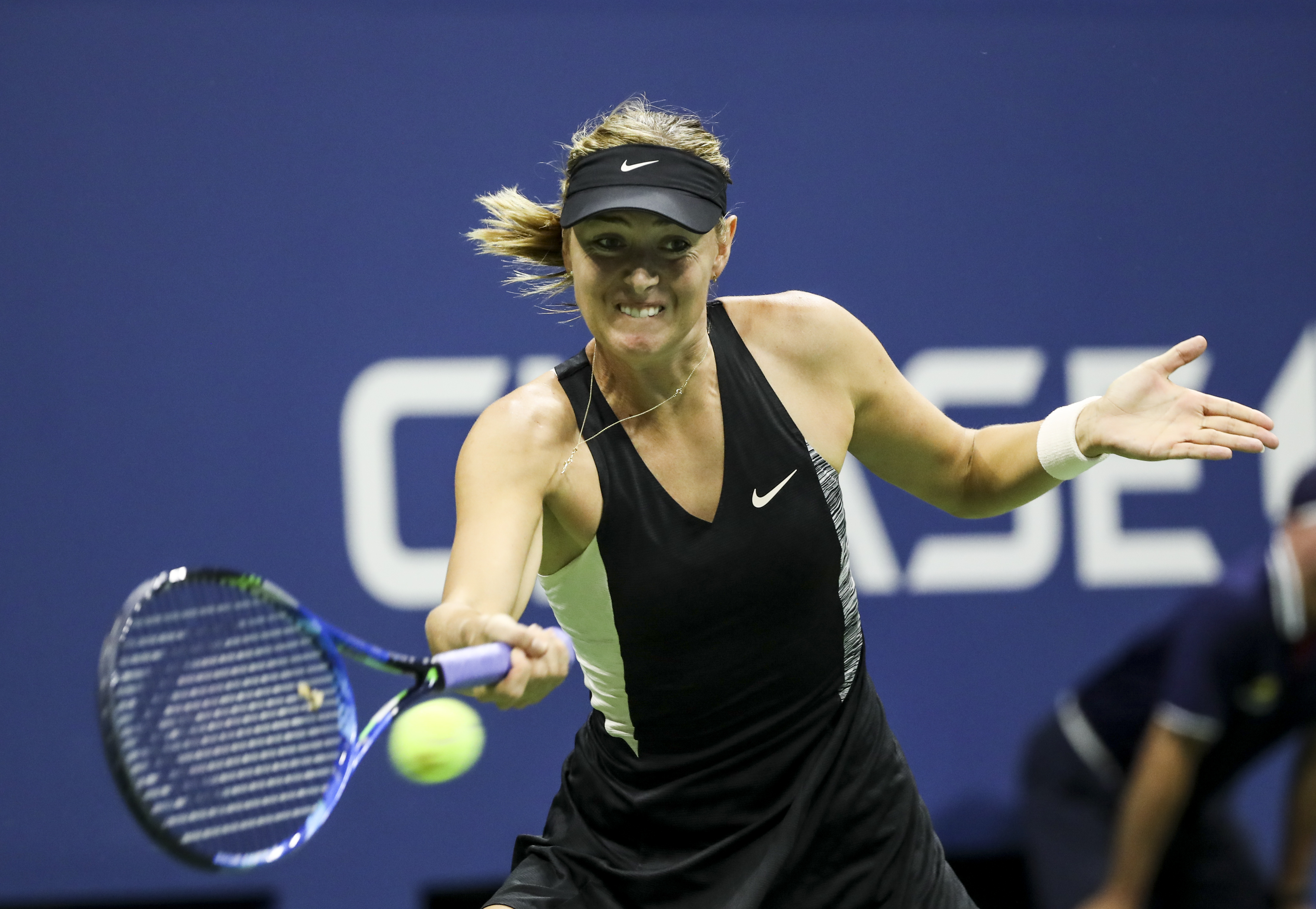 爱游戏2025必玩莎拉波娃在快船比赛中高光表现，关键助攻引发热议！的简单介绍