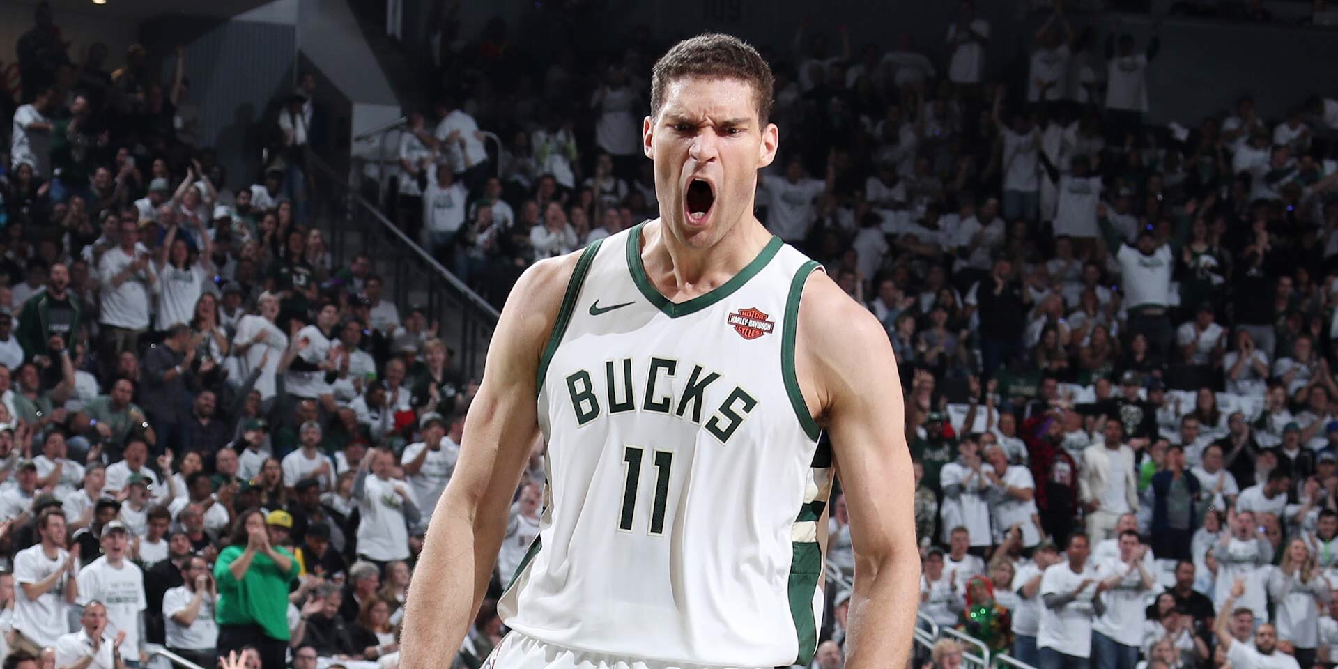 2025热门手游合集 字母哥爆冷击败RNG，突破纪录引爆全场！