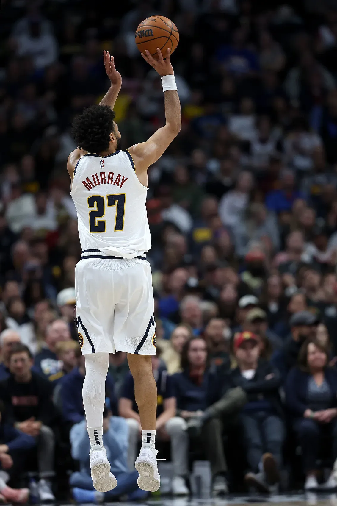 爱游戏精品手游合集包含穆雷连续十场比赛得分超过出色防守，勇士挑战极限！的词条