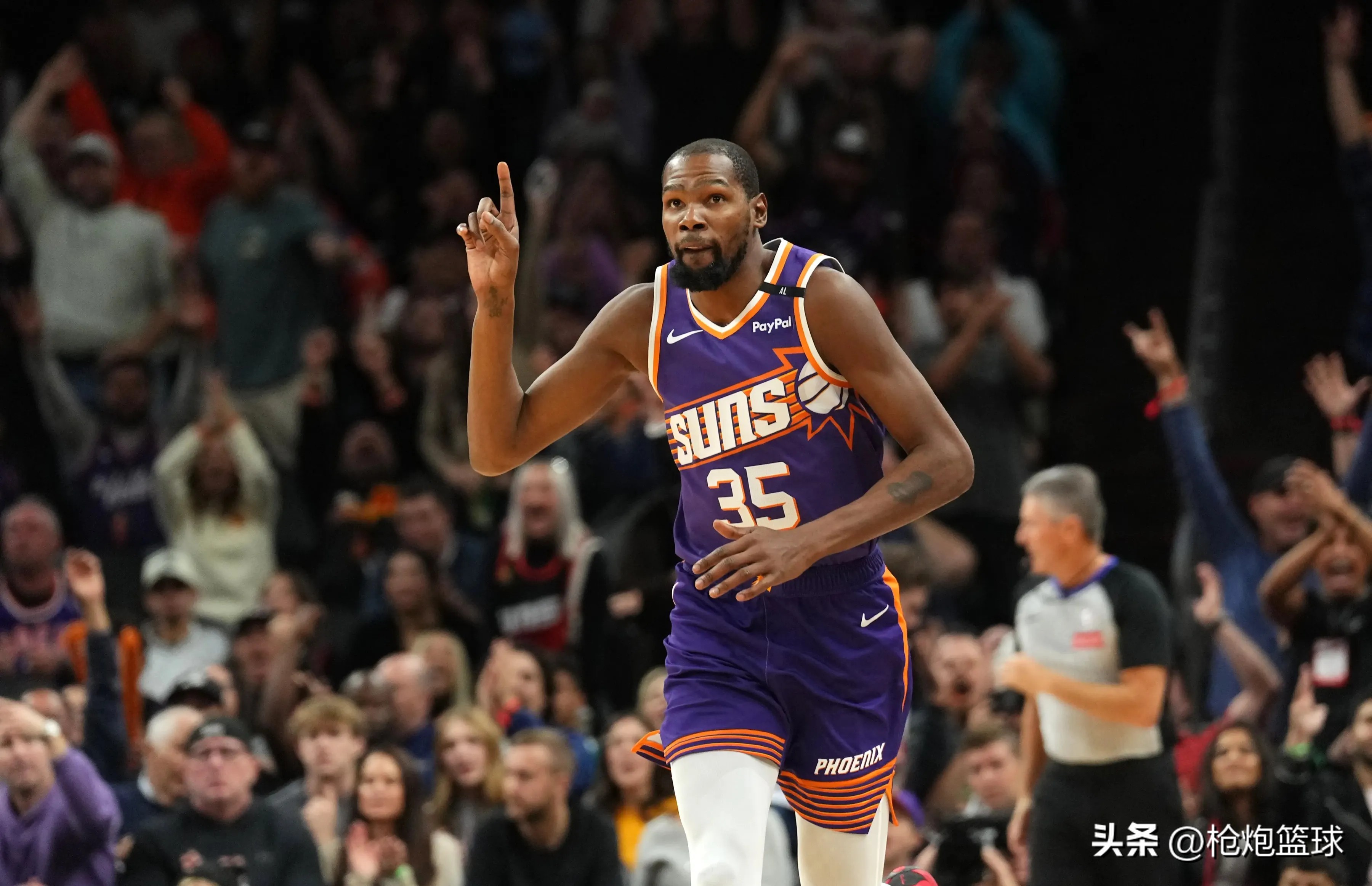 爱游戏新游榜单 杜兰特回归赛场,爆冷首场状态亮眼,fpx观众沸腾了吗 