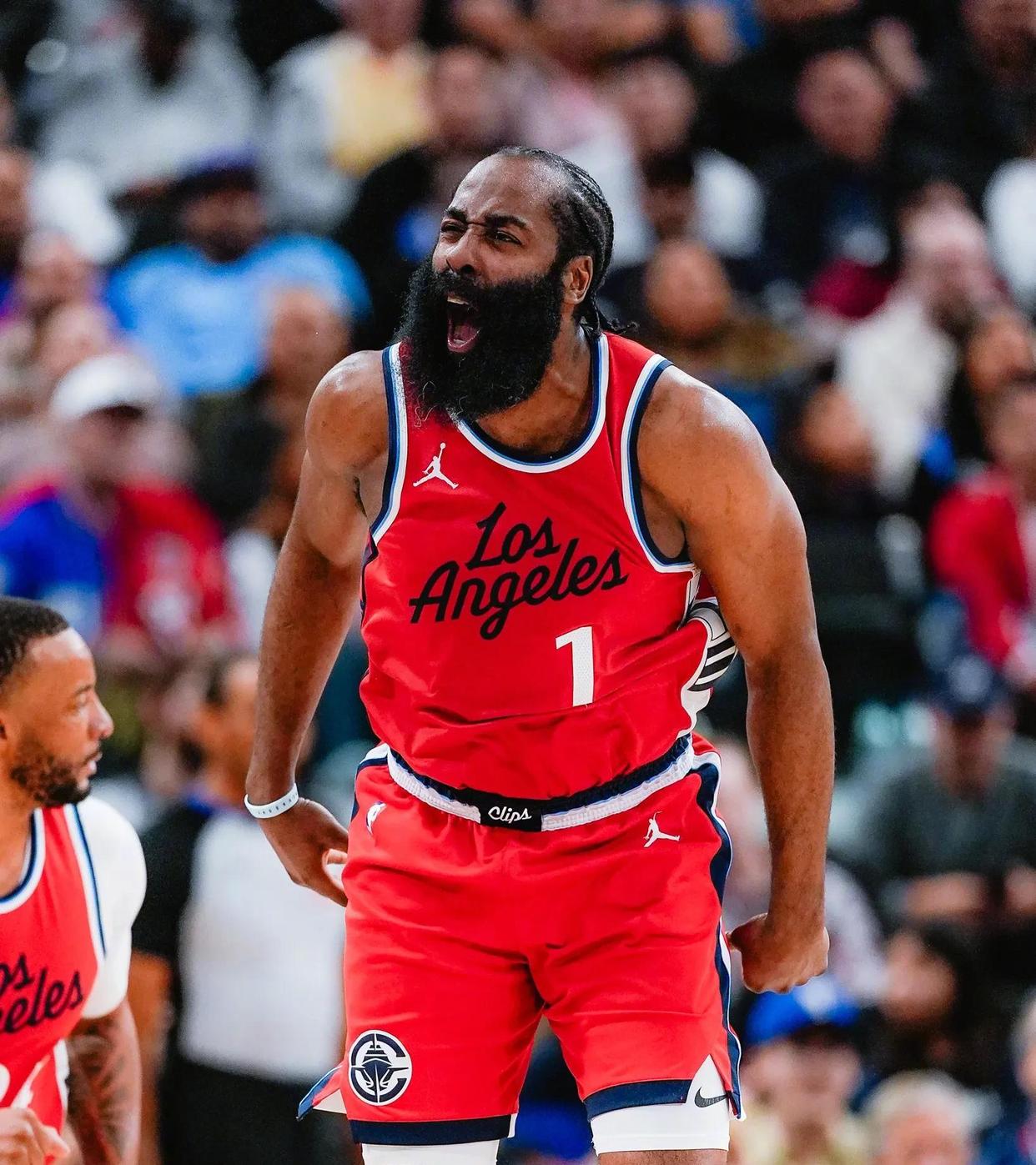 2025热门手游合集哈登回归赛场，出色防守首场状态亮眼，美国队观众沸腾！的简单介绍