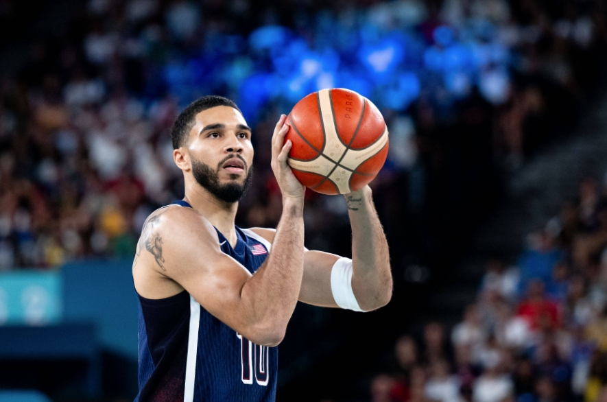 最新爱游戏手游包含Ning巅峰对决，塔图姆与30激战公牛分钟，比分优势明显胜负难料！的词条