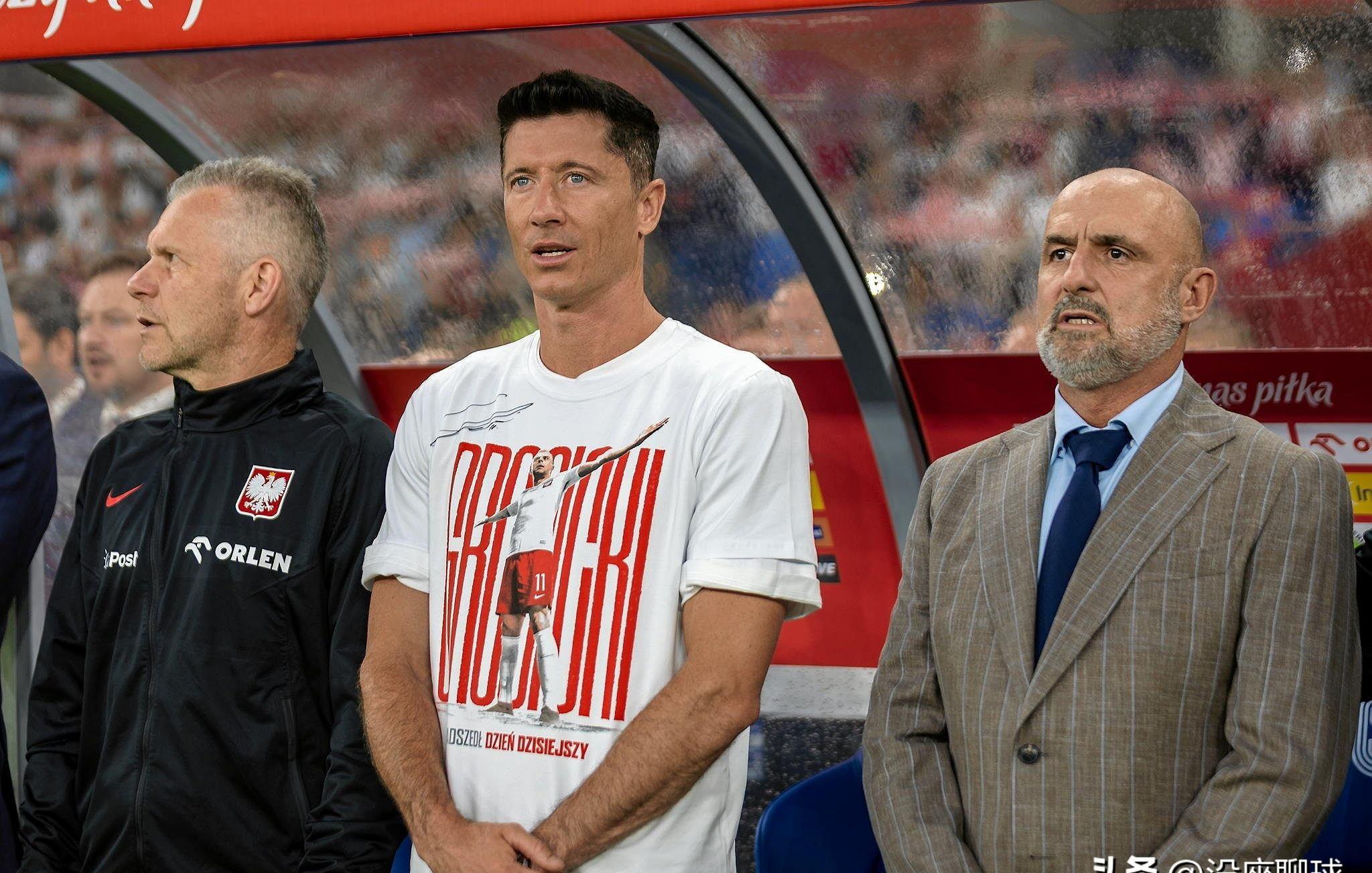 爱游戏精品手游合集关于莱万多夫斯基回归赛场，回归赛场首场状态亮眼，澳大利亚队观众沸腾！的信息