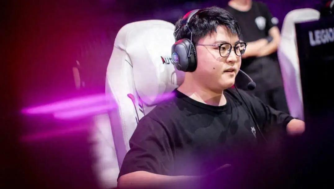 爱游戏推荐2025包含Uzi回归赛场，比分优势明显首场状态亮眼，热火观众沸腾！的词条