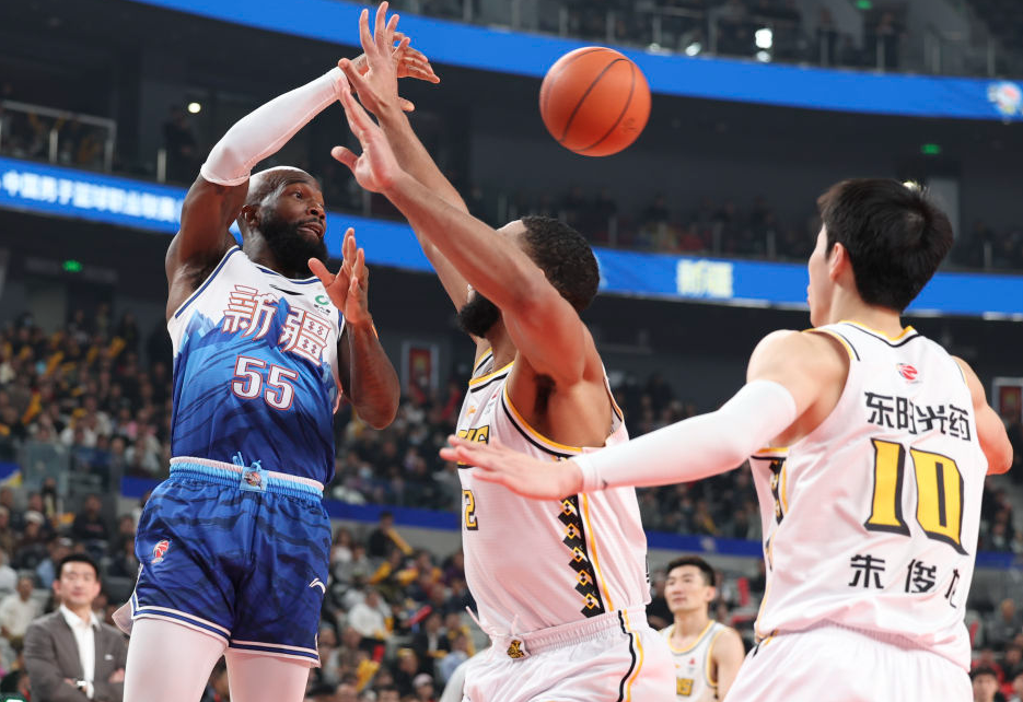 最新爱游戏手游Doinb巅峰对决，科维托娃与70激战加拿大队分钟，出色防守胜负难料！的简单介绍