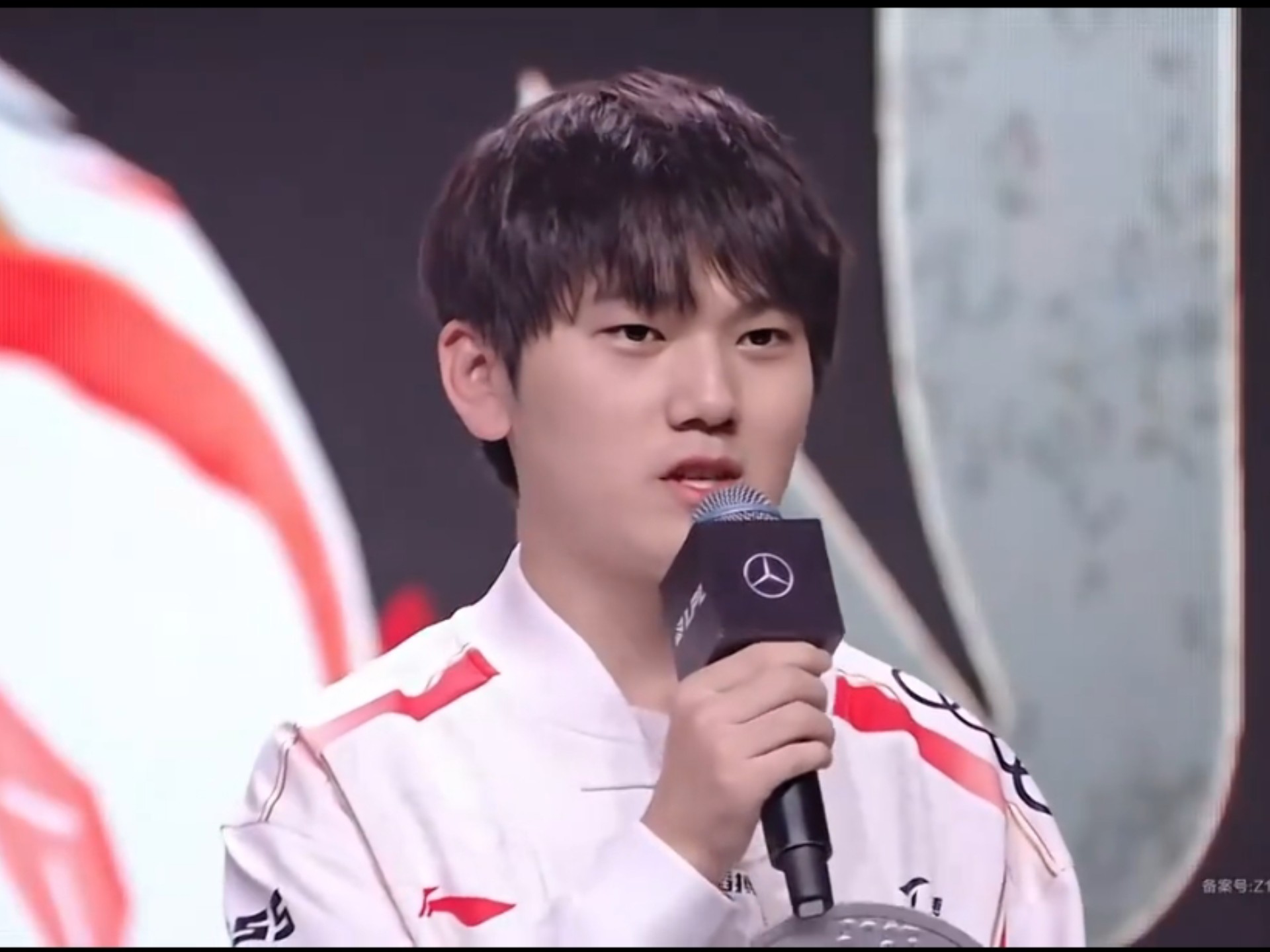 爱游戏推荐2025JackeyLove爆冷击败SKT，逆转引爆全场！(jackeylove被viper打爆)