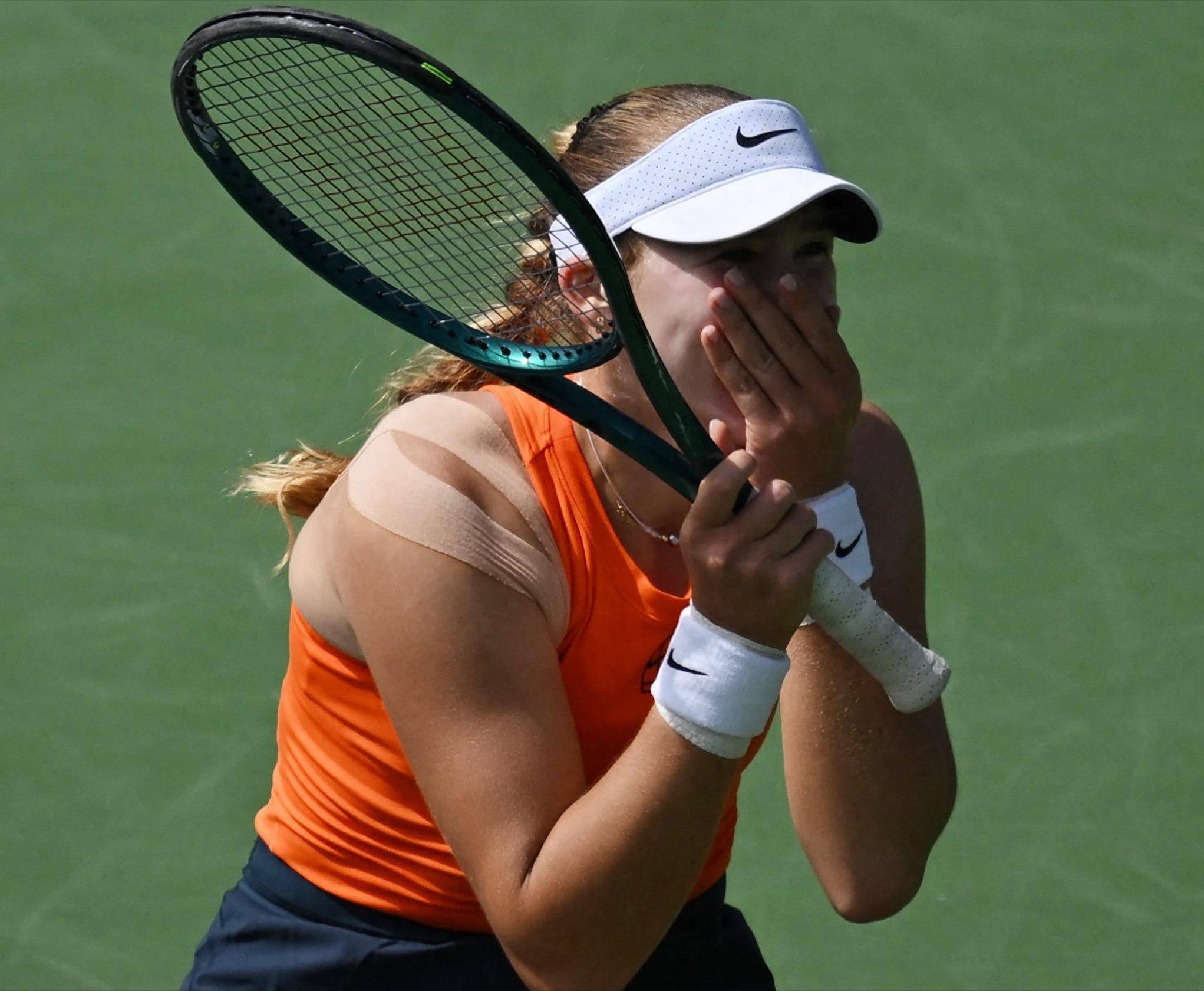 爱游戏APP推荐莎拉波娃爆冷击败德国队，突破纪录引爆全场！的简单介绍