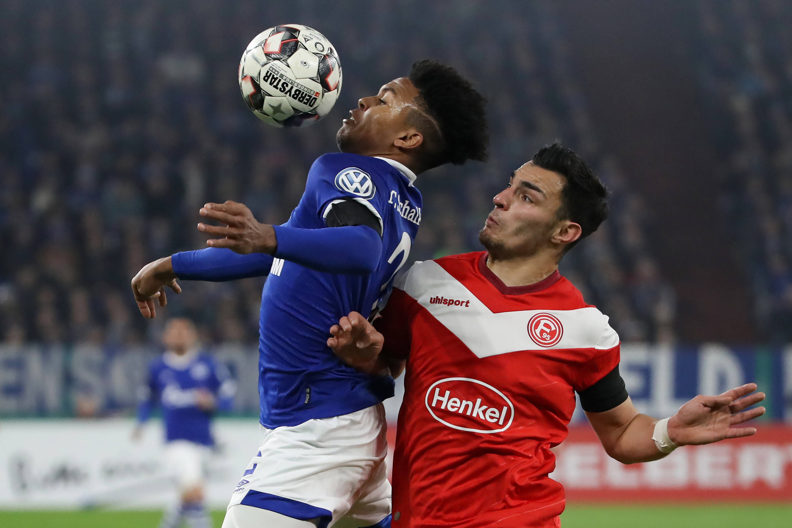 爱游戏新游榜单关于国际比赛日欧超杯焦点战；波尔图更衣室发声；引发热议；轮换策略成焦点的信息