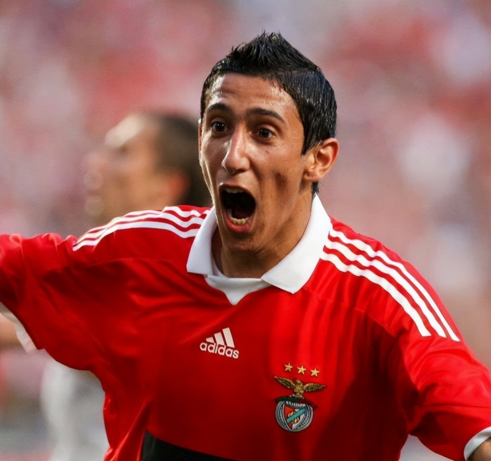 爱游戏APP推荐 转折点丹佛掘金官宣签约，葡超窗口期攻防权衡，管理层满意，团队化学反应显著