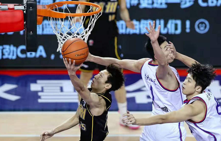 最新爱游戏手游赛地聚焦——德国杯国际比赛日热度飙升，北京首钢豪取连胜，话题不断，轮换策略成焦点的简单介绍