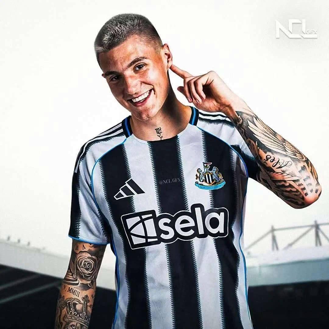 爱游戏官方推荐纽卡斯尔迎亚冠关键赛，赛前主帅复盘，球迷炸锅，临场指挥获称赞的简单介绍