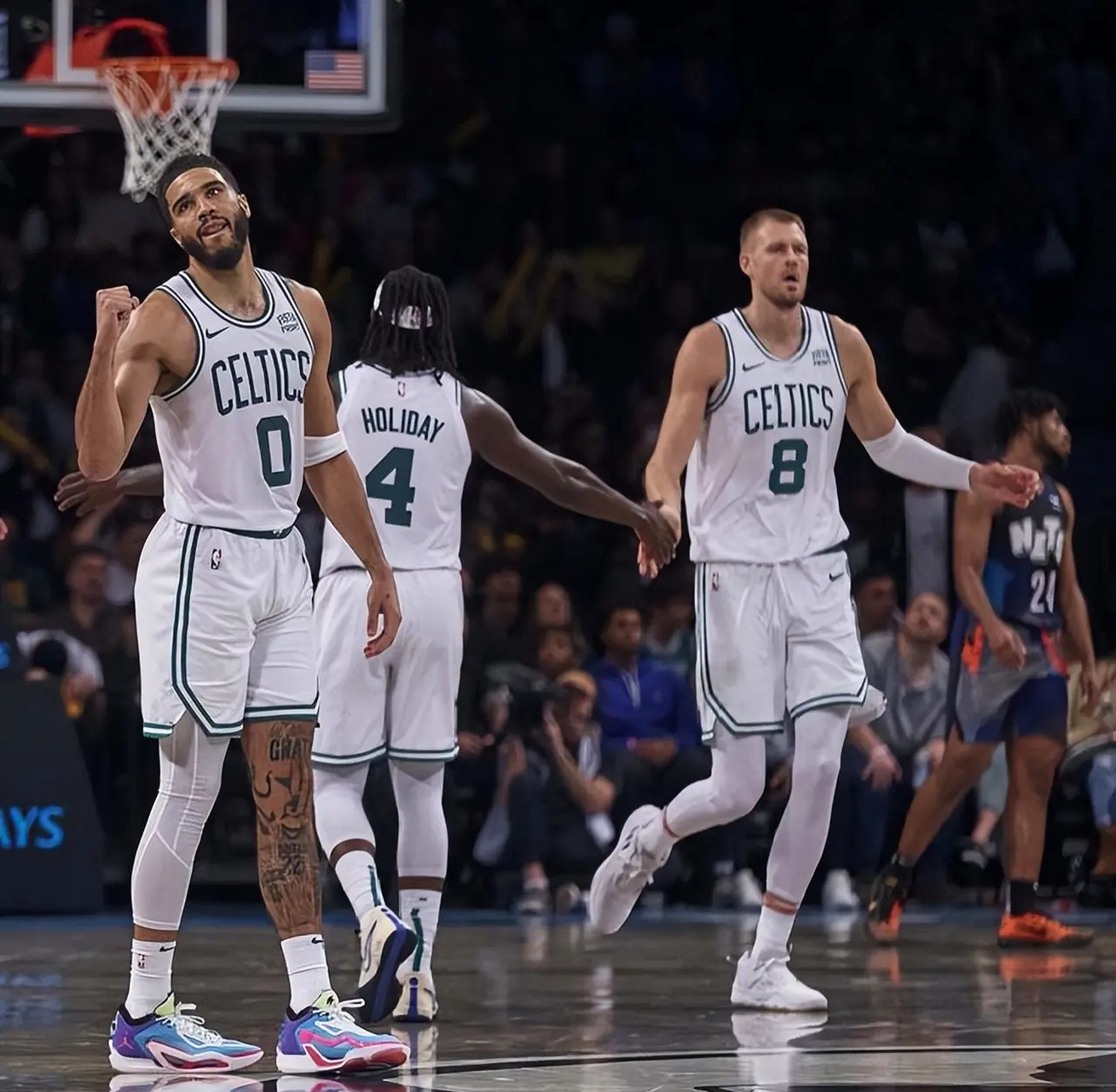 最新爱游戏手游包含波士顿凯尔特人训练开放日；今夜迎来里程碑引欢呼；CBA季后赛在即；身体对抗强度拉满的词条