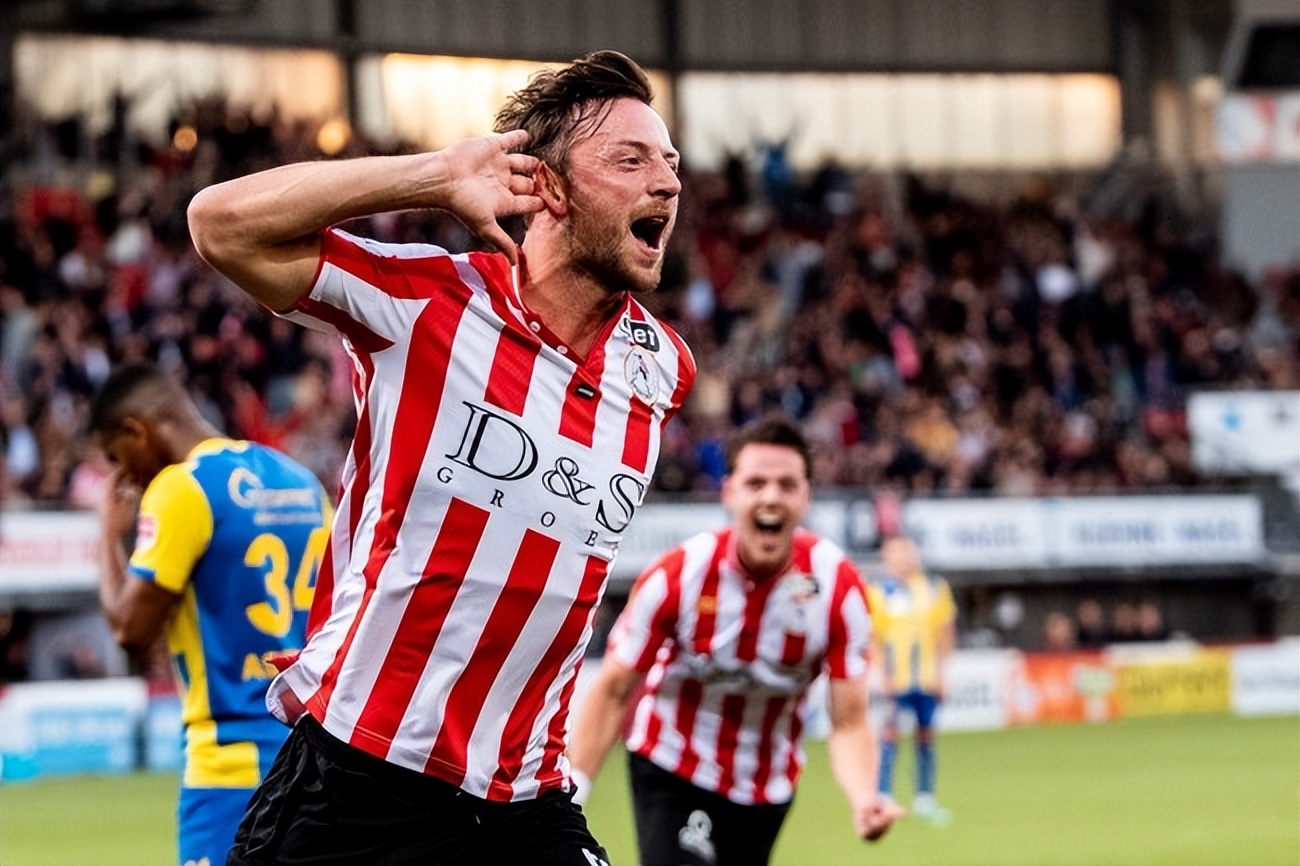 2025热门手游合集里昂训练开放日，赛前内部沟通引欢呼，荷甲在即，赛季目标并未改变的简单介绍