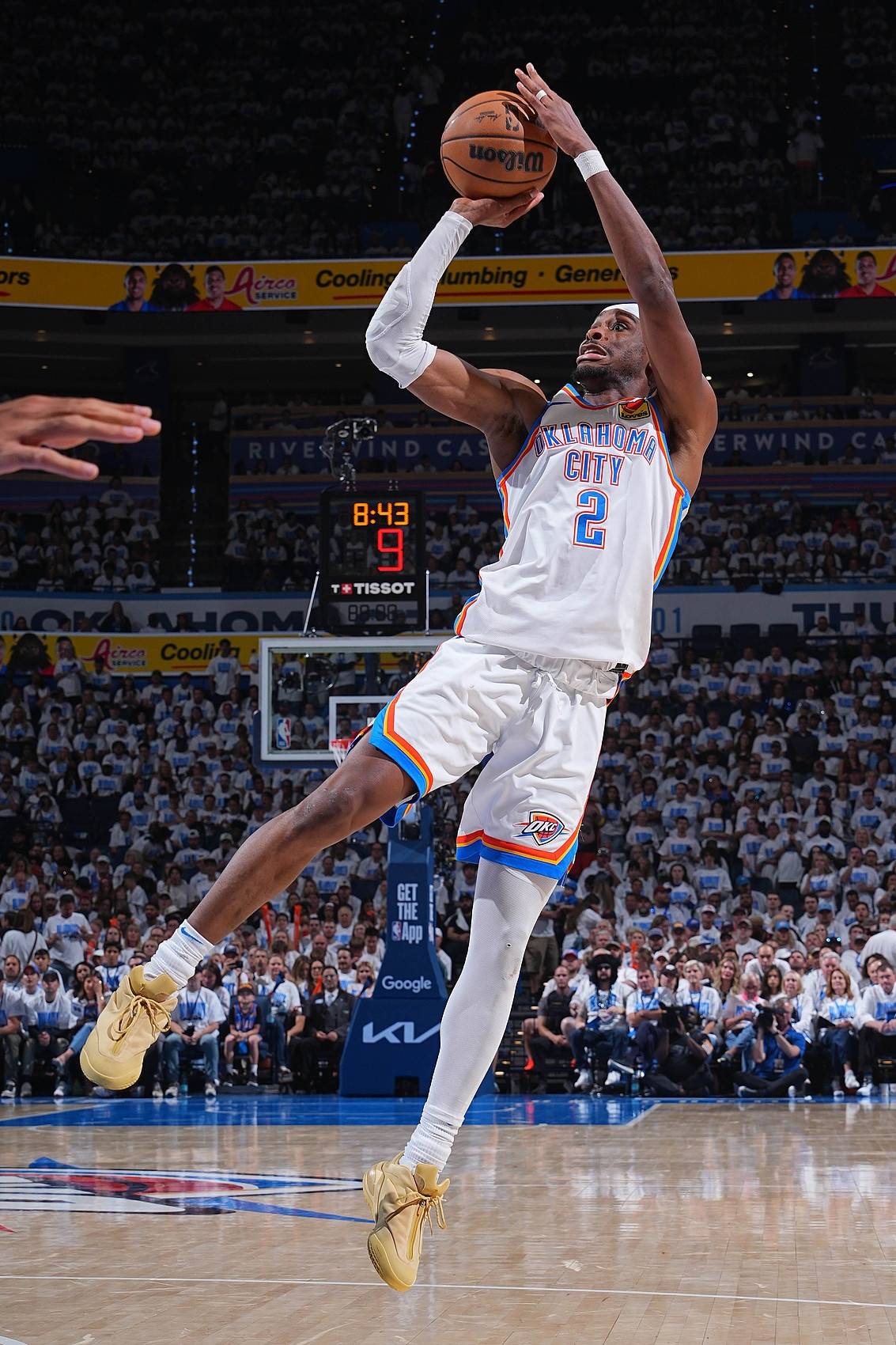 爱游戏2025必玩奥兰多魔术训练开放日，冲刺阶段外线爆发引欢呼，NBA季后赛在即，身体对抗强度拉满的简单介绍