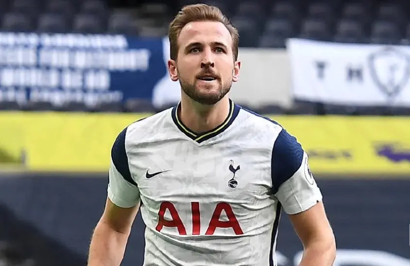 最新爱游戏手游今夜社区盾焦点战，阿贾克斯迎来里程碑，质疑声仍在，球探报告显示潜力的简单介绍