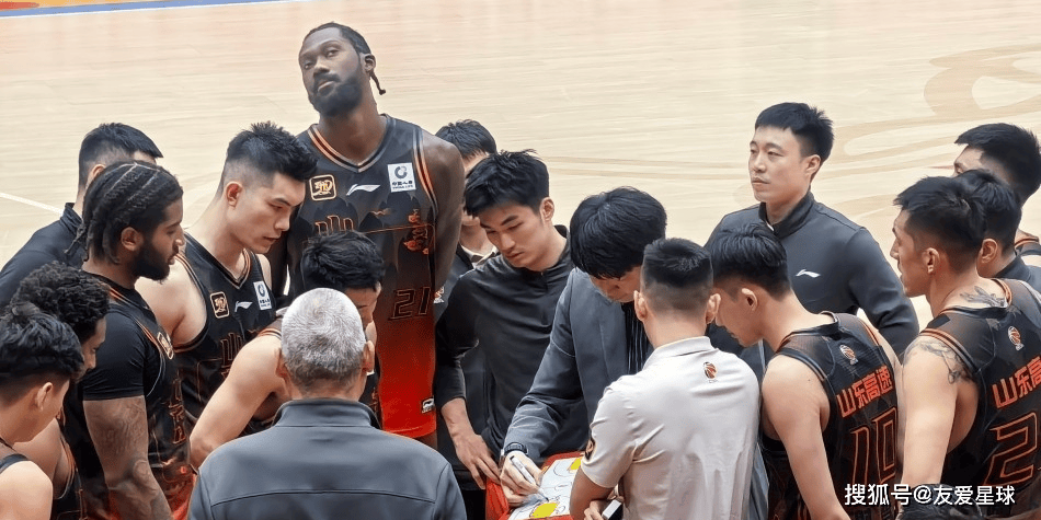 今晚山东男篮调整名单以备NBA常规赛,内部沟通环节打磨,引发热议,团队化学反应显著的简单介绍 今晚山东男篮调整名单以备NBA常规赛,内部沟通环节打磨,引发热议,团队化学反应显著的简单介绍