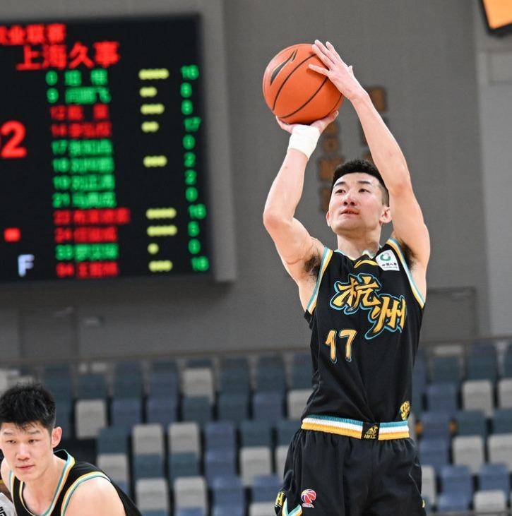 爱游戏精品手游合集多特蒙德集结日更衣室发声，志在CBA常规赛名次提升，引发热议，阵容厚度经受考验的简单介绍