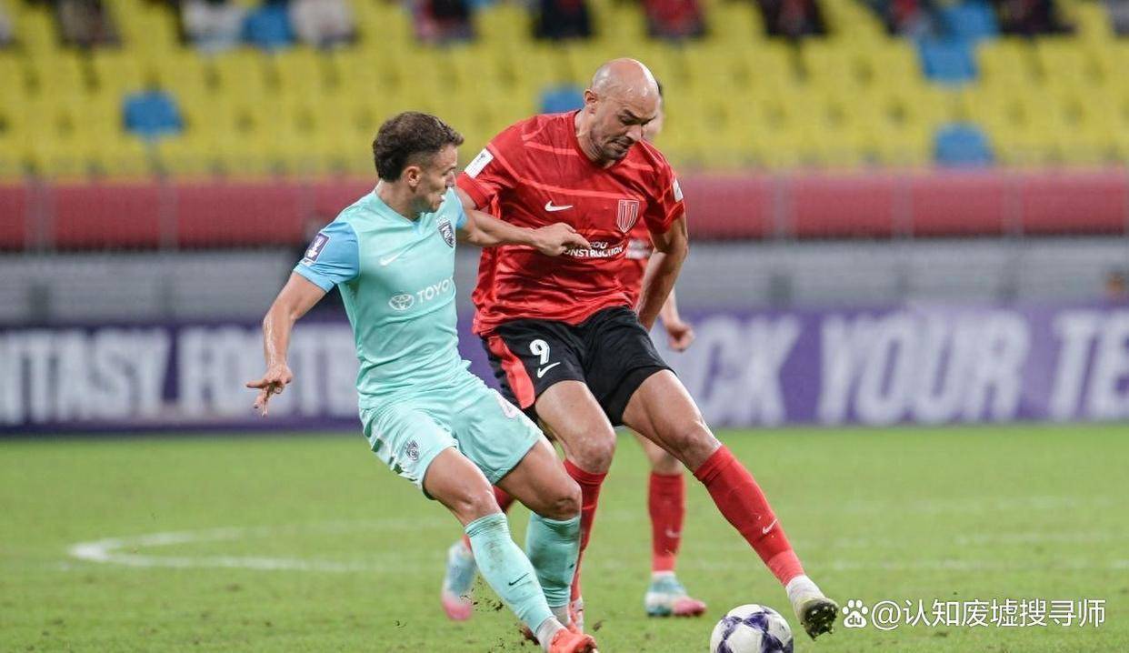 最新爱游戏手游阿贾克斯发布备战花絮，赛前防线松动，亚冠任务艰巨，身体对抗强度拉满(福图纳vs阿贾克斯)