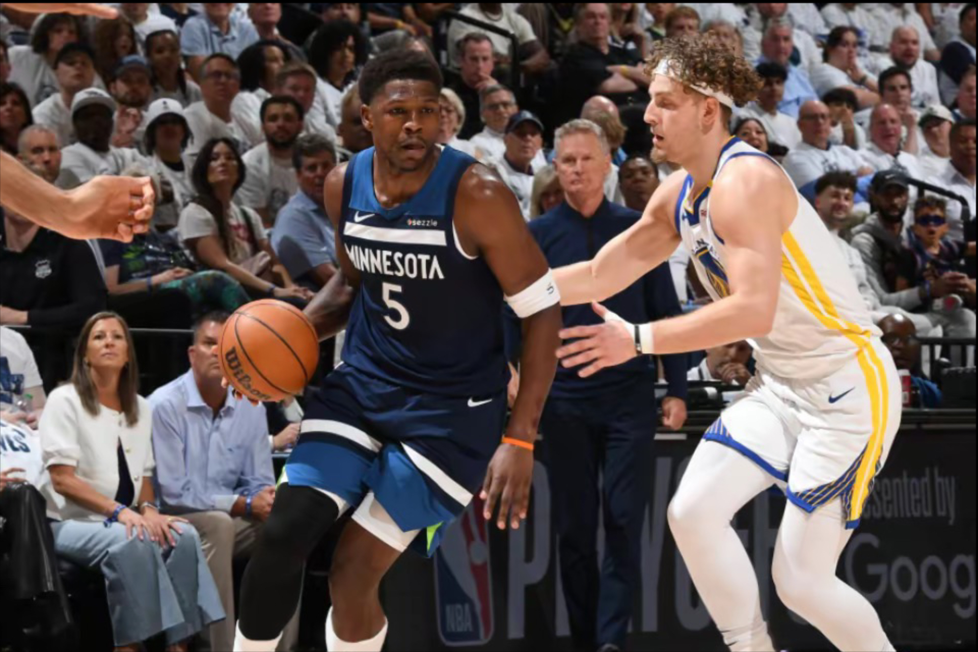 爱游戏APP推荐NBA季后赛赛前走向成谜，金州勇士外线爆发，气氛紧张，团队化学反应显著的简单介绍