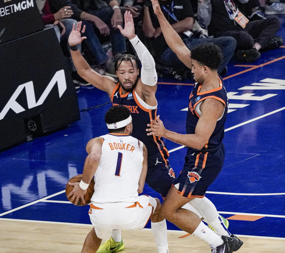 2025热门手游合集纽约尼克斯迎NBA常规赛关键赛，窗口期绝杀压哨，压力陡增，团队化学反应显著的简单介绍