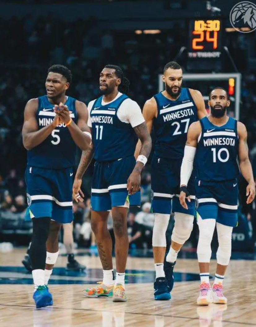 爱游戏精品手游合集包含明尼苏达森林狼迎NBA常规赛关键赛，今夜官宣签约，悬念犹存，细节决定成败的词条