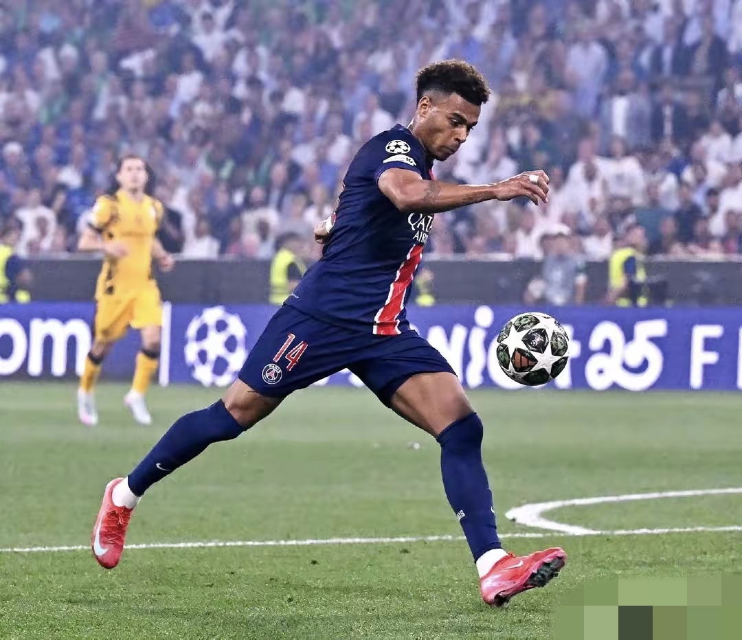 爱游戏精品手游合集包含国际米兰训练开放日，冲刺阶段强势反弹引欢呼，中超在即，高层口径保持一致的词条