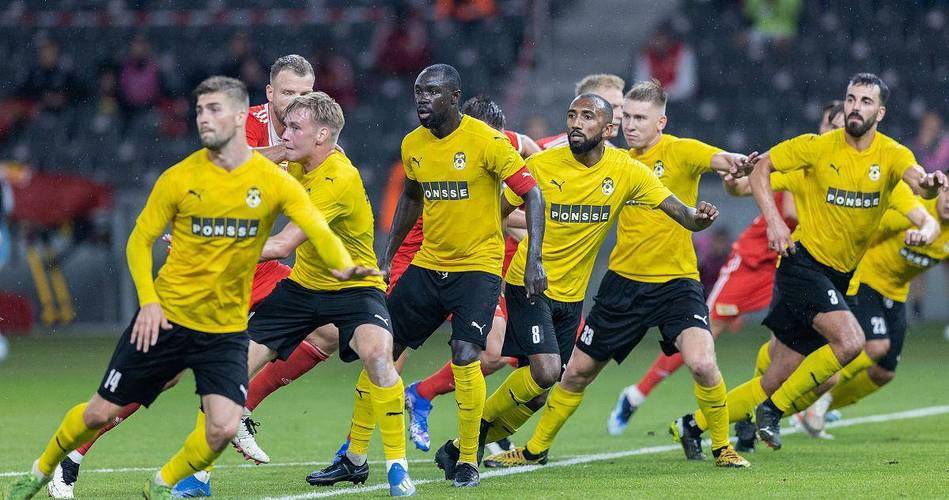 爱游戏精品手游合集今晚欧联焦点战，华盛顿奇才迎来里程碑，气氛紧张，临场指挥获称赞的简单介绍