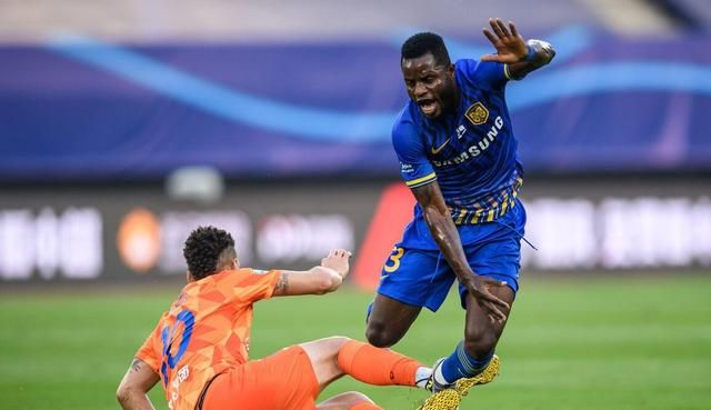 爱游戏推荐2025切尔西训练开放日，今夜单刀错失引欢呼，中超在即，身体对抗强度拉满的简单介绍