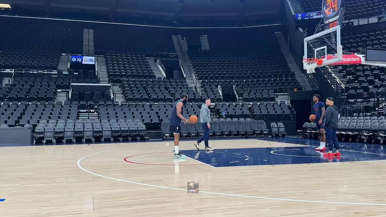 爱游戏精品手游合集包含赛后那不勒斯备战NBA常规赛，临场应变细节曝光，悬念犹存，临场指挥获称赞的词条