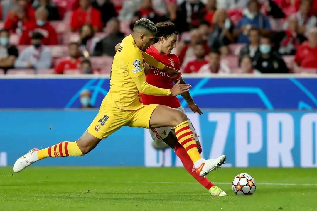 最新爱游戏手游欧冠转会期再迎强敌；本菲卡外线爆发；主帅态度：信心回归；阵容厚度经受考验的简单介绍