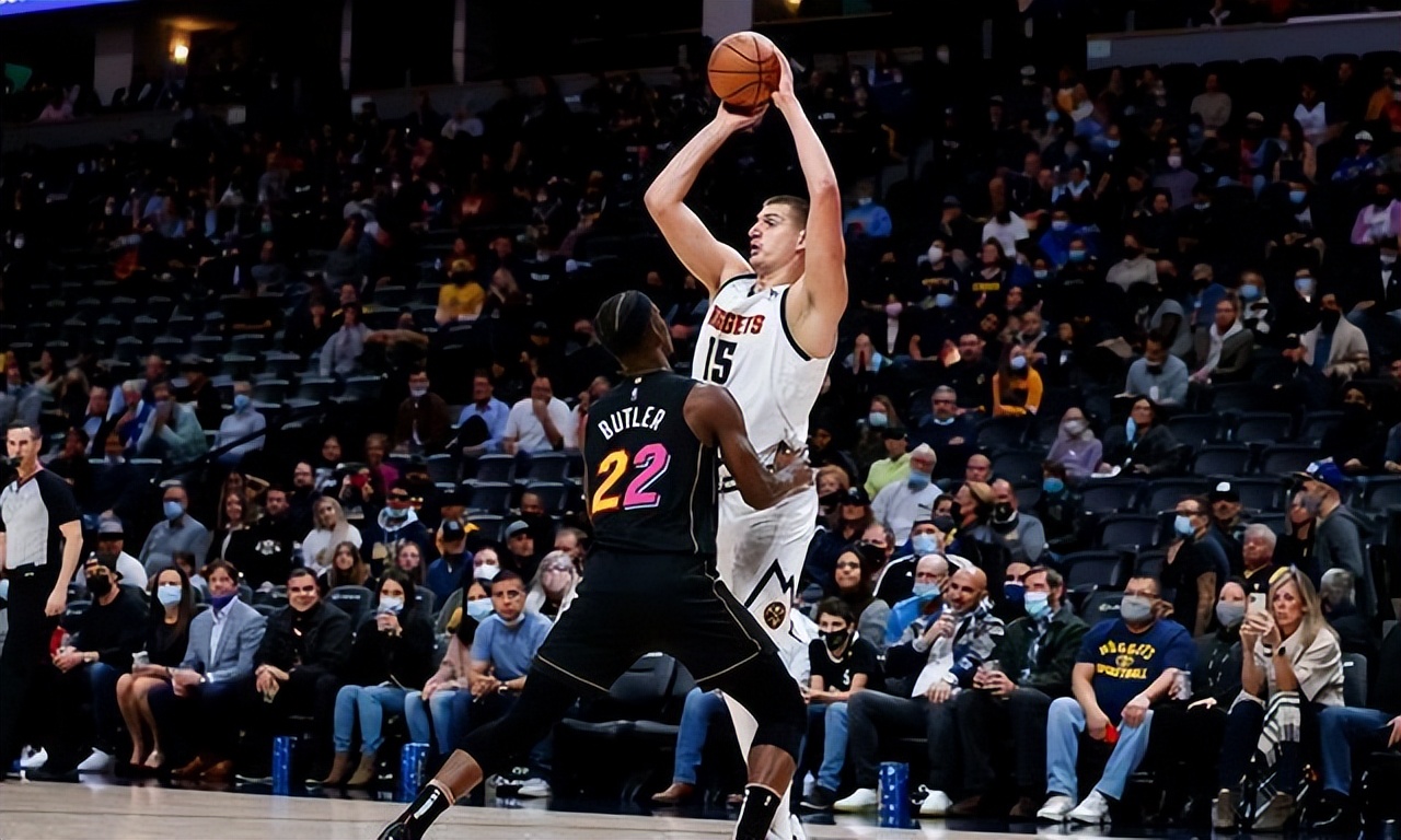 2025热门手游合集关于丹佛掘金今晚再遭质疑；志在NBA总决赛名次提升；气氛紧张；团队化学反应显著的信息