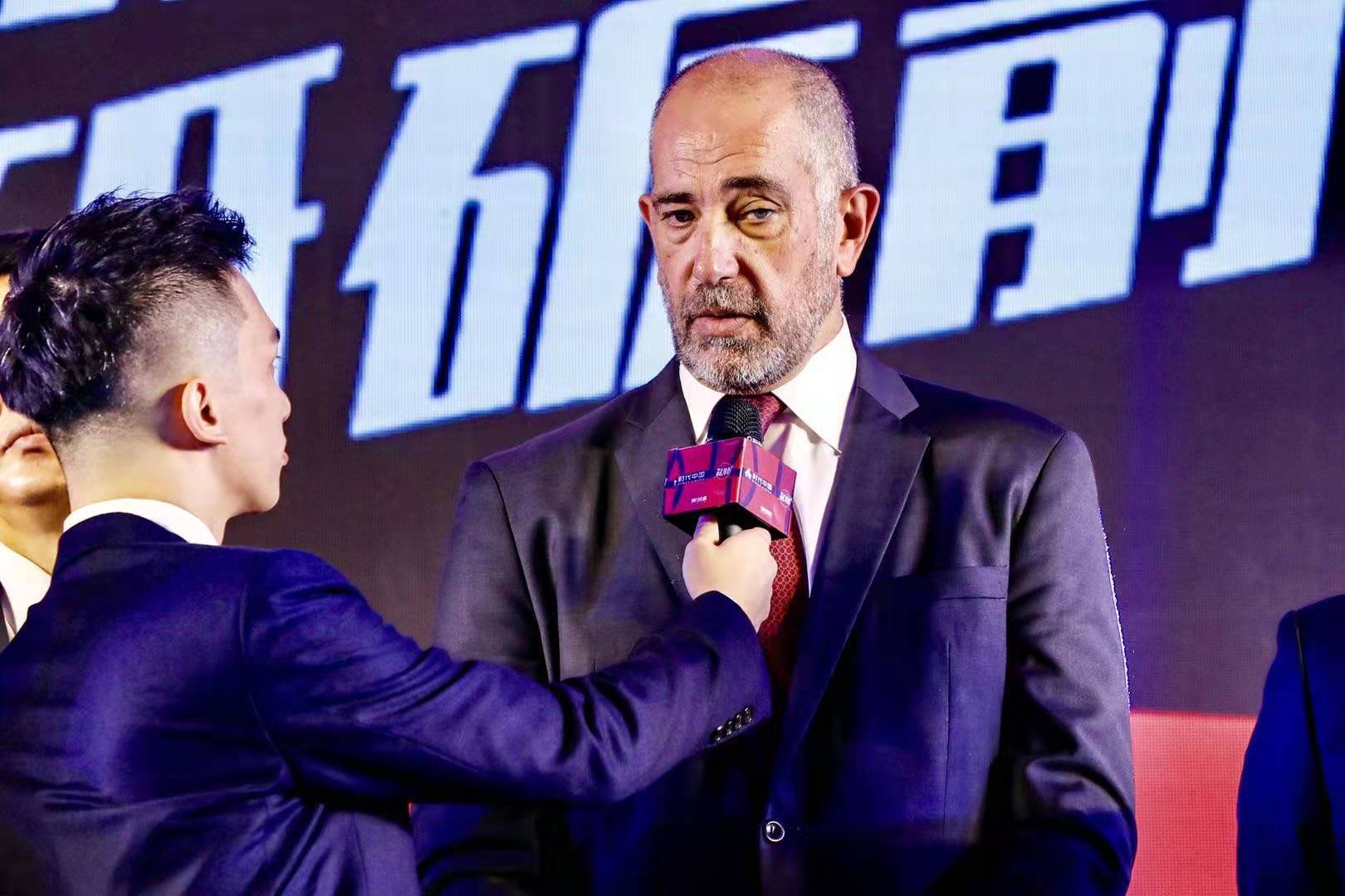 爱游戏精品手游合集埃因霍温训练开放日，加时末段战术微调引欢呼，CBA季后赛在即，赛季目标并未改变的简单介绍