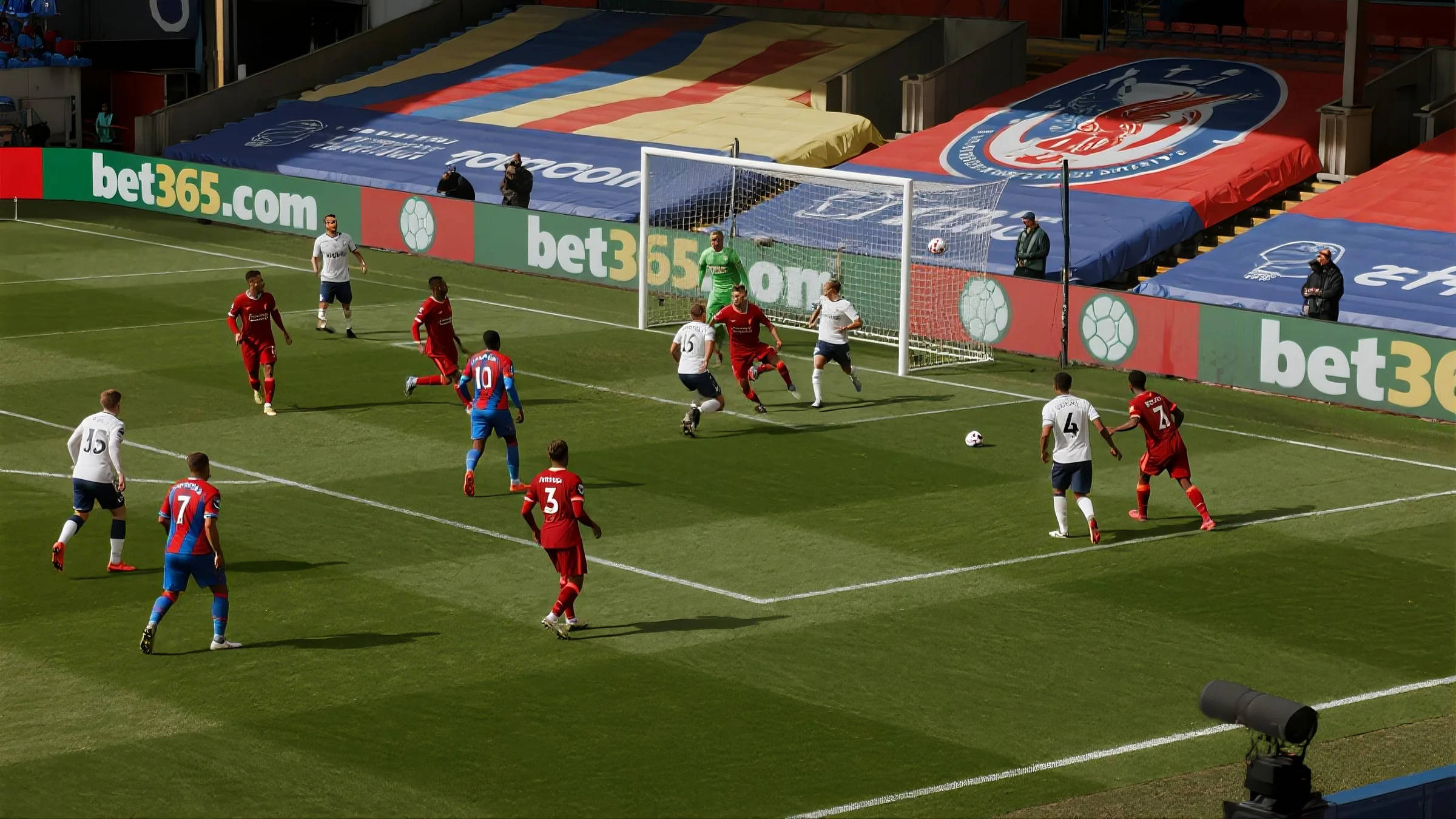 爱游戏热门游戏包含赛前社区盾焦点战，成都蓉城再遭质疑，管理层满意，训练强度明显提升的词条