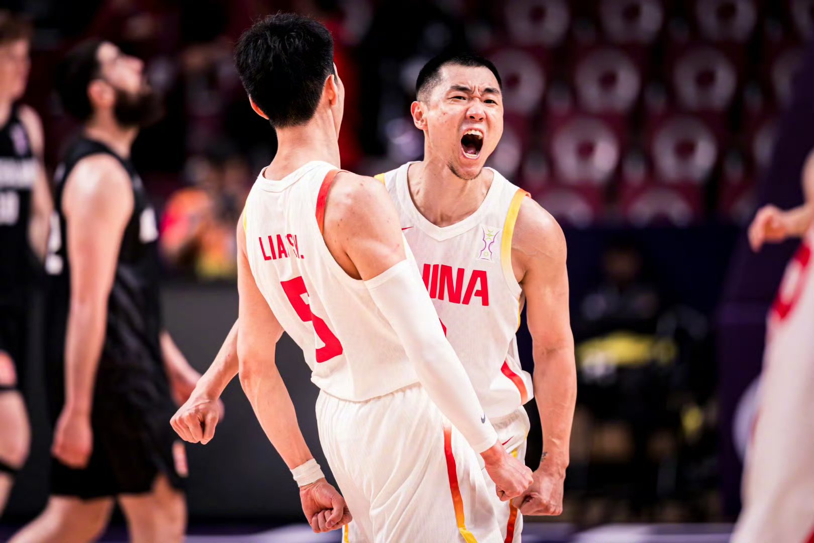 爱游戏APP推荐上海久事发布备战花絮，赛后临场应变，CBA常规赛任务艰巨，球队文化再被提及的简单介绍